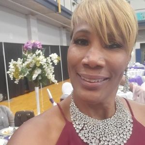 Meet your Posher, Deborah